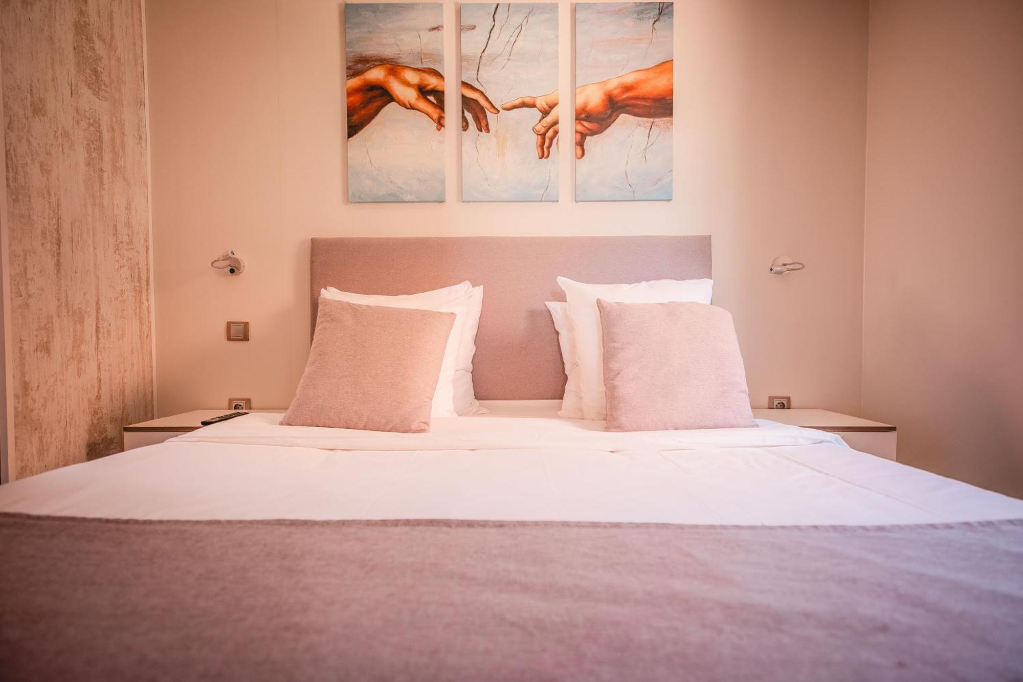 מלון רמטואל Toison D'Or מראה חיצוני תמונה A bedroom at the hotel